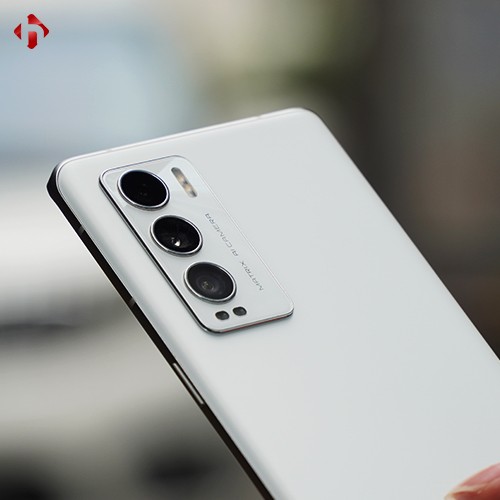 realme-master-explorer-hungmobile-13