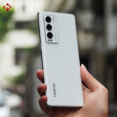 realme-master-explorer-hungmobile-14