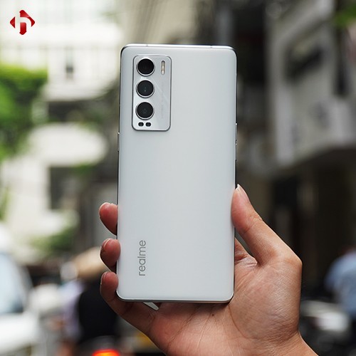 realme-master-explorer-hungmobile-15
