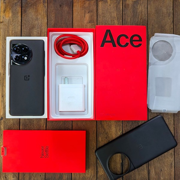oneplus-ace-2-5g-gia-re-1a