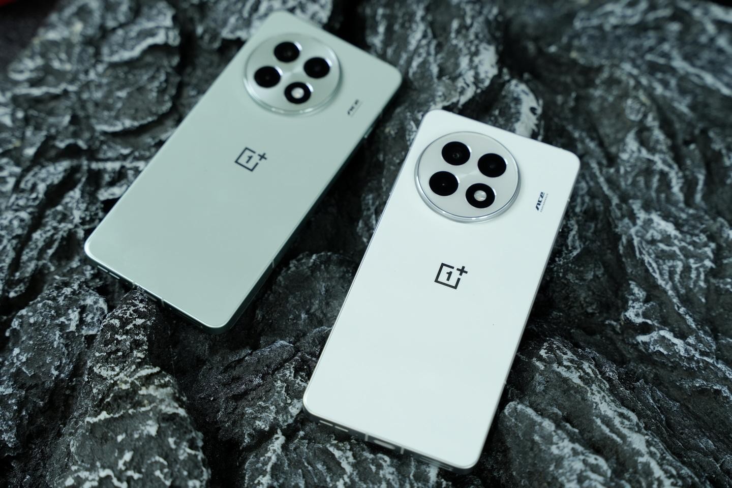 OnePlus Ace 5 và Ace 5 Pro
