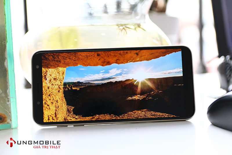 Màn hình trên Galaxy J6 2018