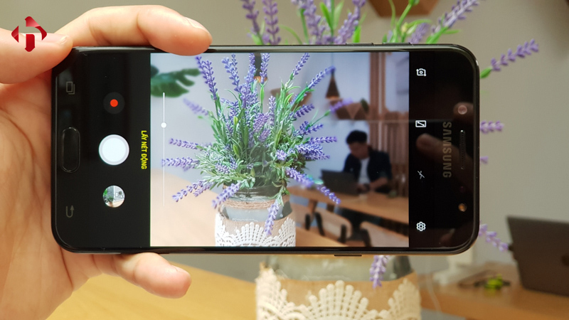 Camera trên Galaxy J7 Plus