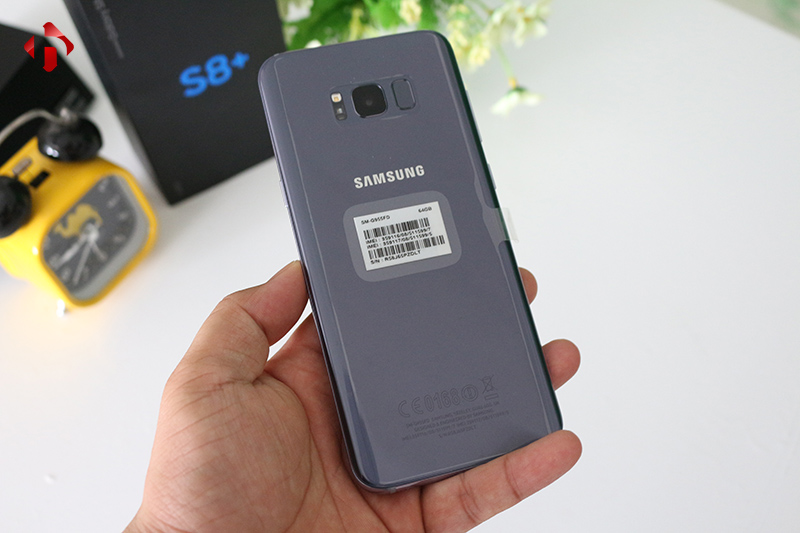 Mặt sau của 39Go99 Galaxy S8