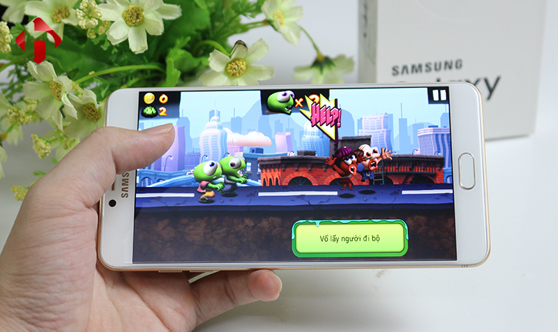 Cấu hình khủng, chơi game mượt trên Galaxy C9 pro 