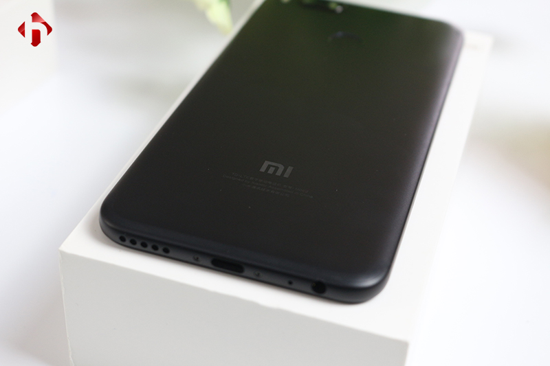 Thiết kế mặt sau của Go998 Mi 5X