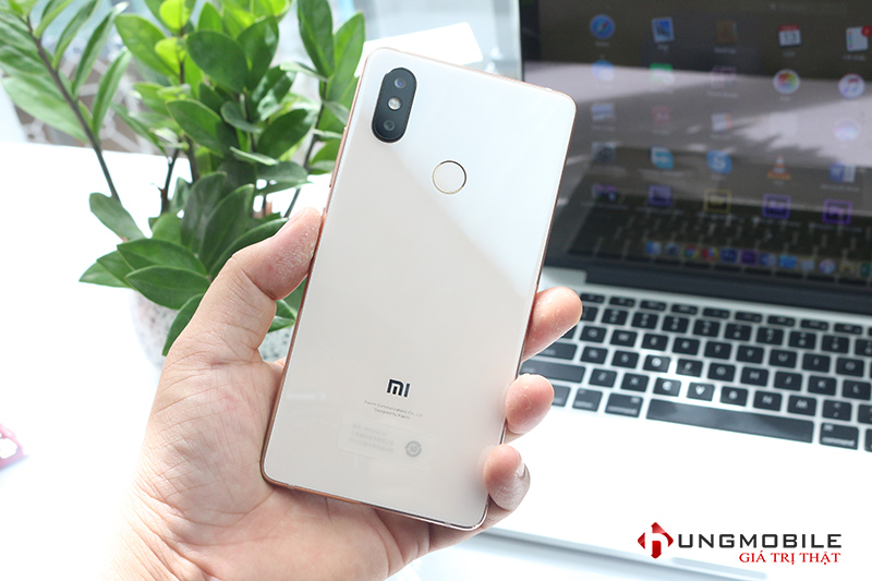 Mặt sau Go998 Mi 8 SE