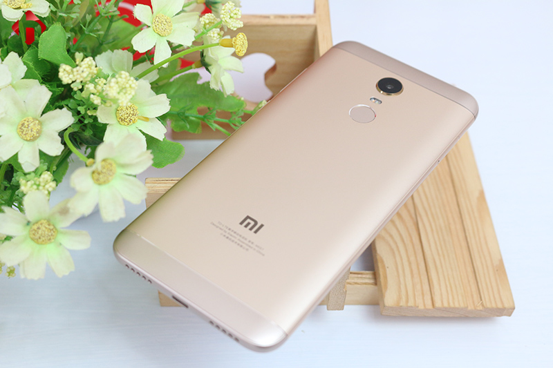 Mặt sau <a href=