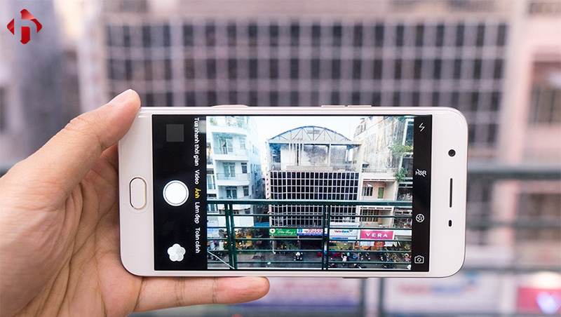 Camera sau