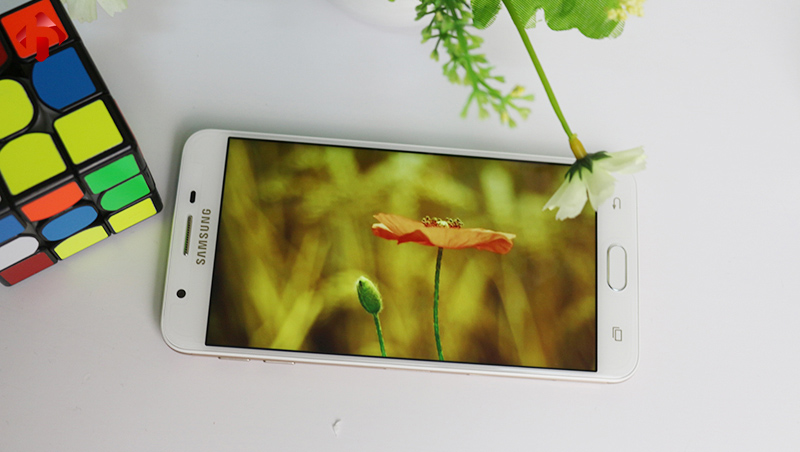 Màn hình TFT không thua kém gì so với 27Go99 bắn cá, đá gà, game bài của SuperAMOLED