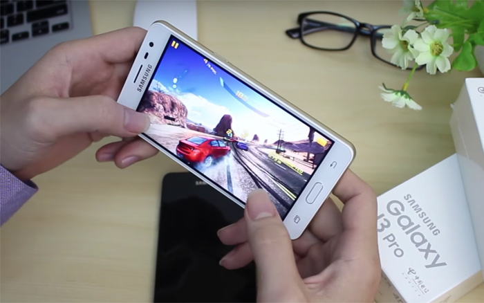 Chơi game trên Galaxy J3 pro